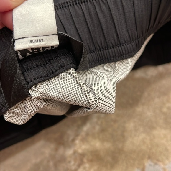 REI Co-op 
Rainier Full-Zip Rain Pants - Men's Size XS - Picture 5 of 14